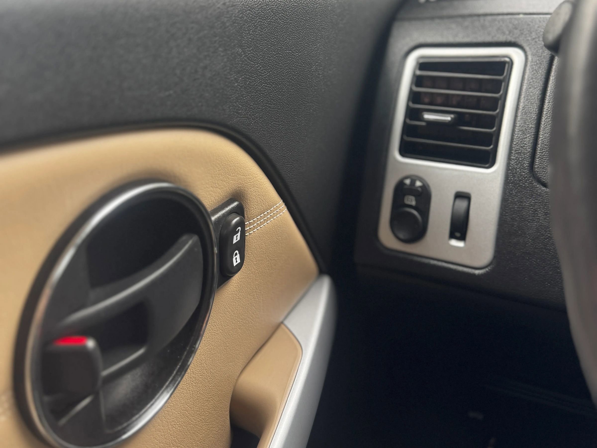 Used 2007 Pontiac Torrent 2WD w/ Preferred Package image 23