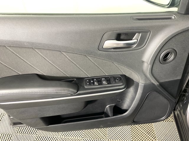 Used 2020 Dodge Charger SXT RWD image 14