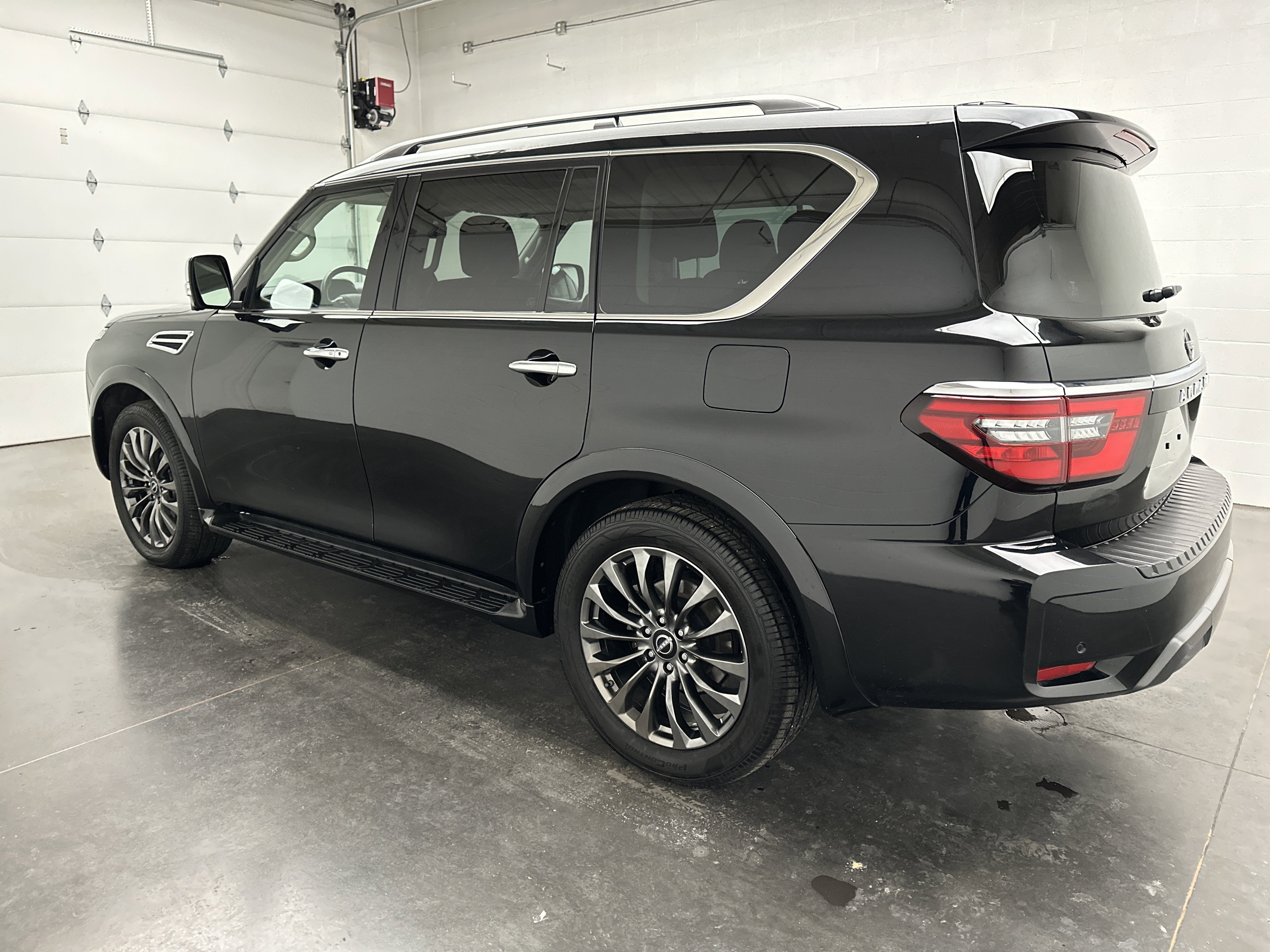 Used 2023 Nissan Armada Platinum image 7