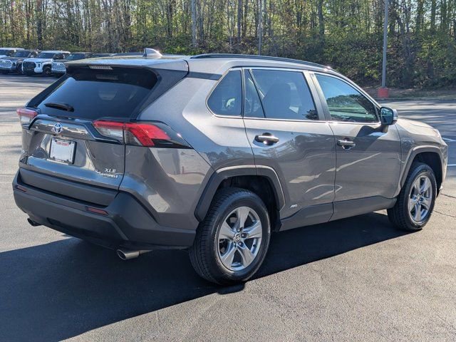 Used 2022 Toyota RAV4 XLE image 7