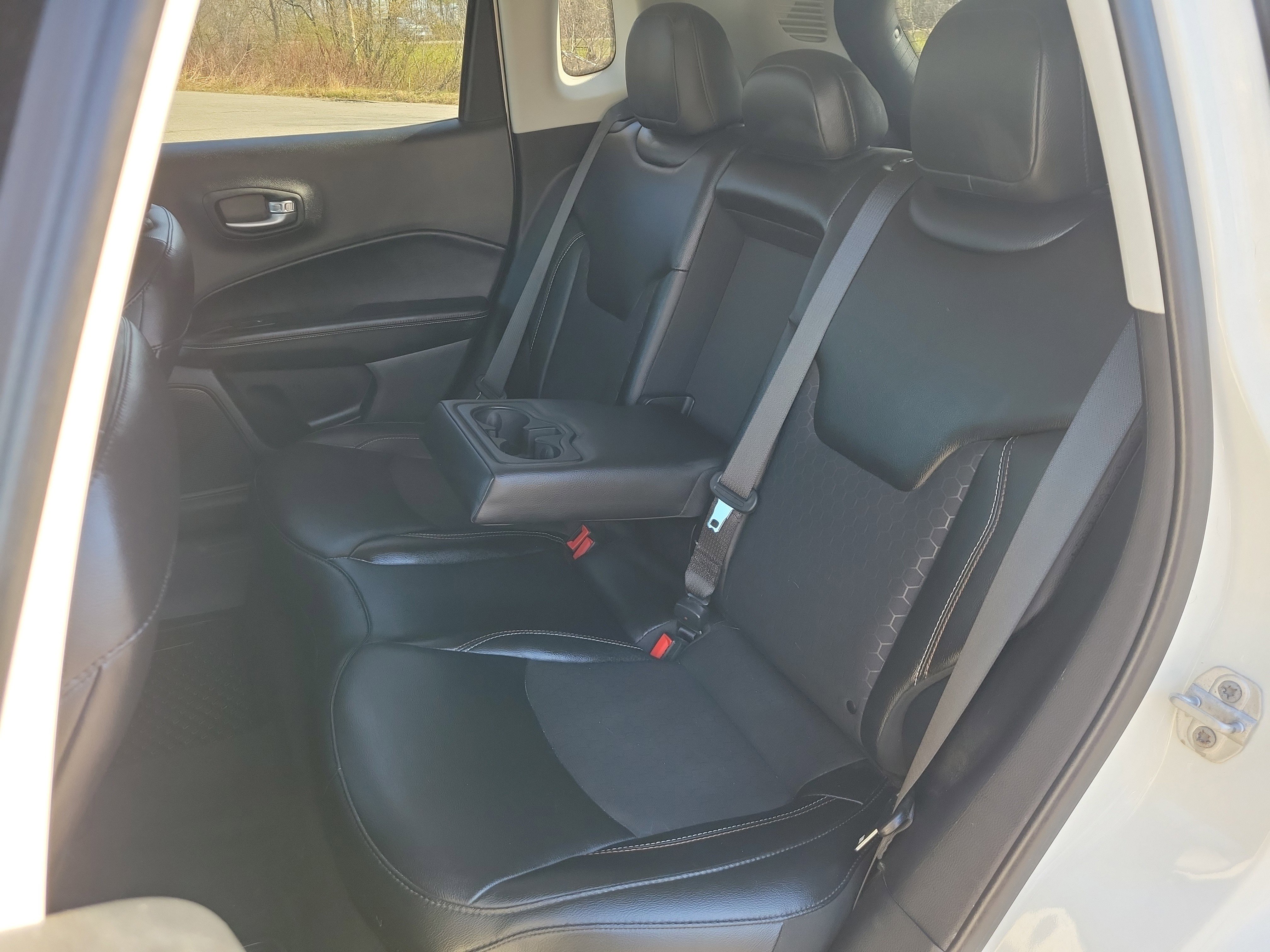 Used 2019 Jeep Compass Latitude w/ Popular Equipment Group AWD/4WD image 15