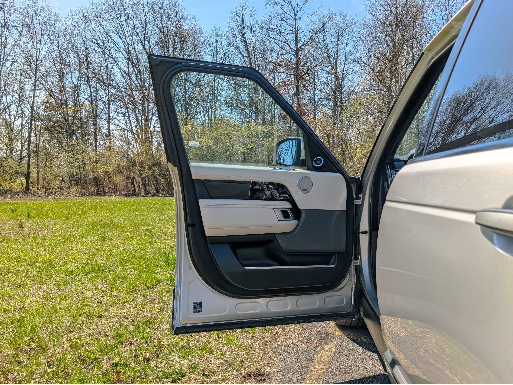 Used 2022 Land Rover Range Rover Autobiography AWD/4WD image 9