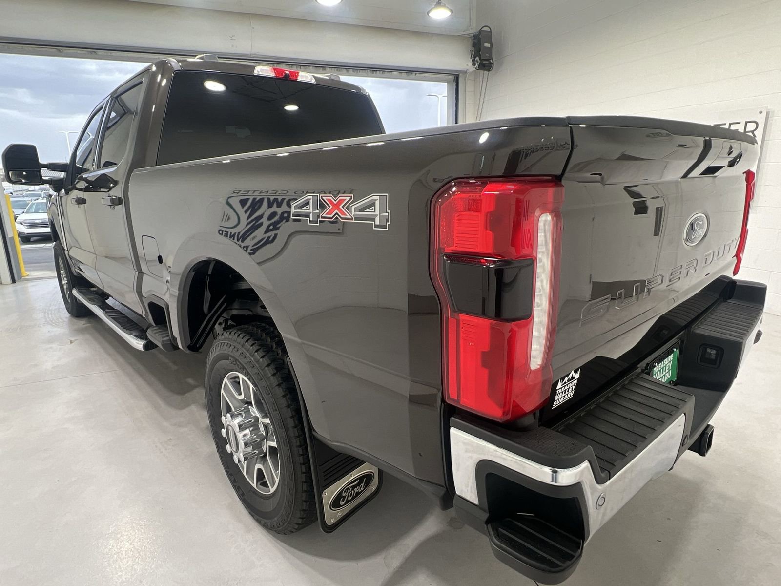 Used 2025 Ford F350 Lariat AWD/4WD image 6