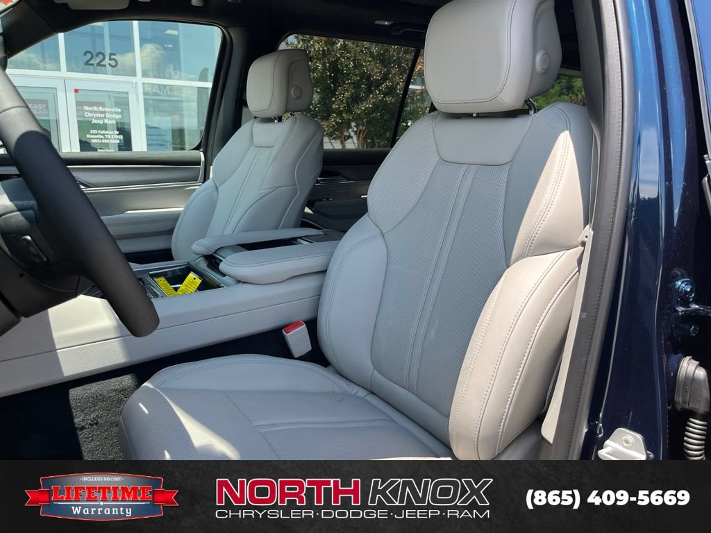 New 2026 Jeep Grand Wagoneer L Limited w/ Premium Group II AWD/4WD image 4