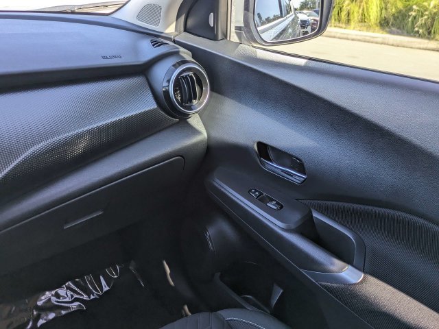 Used 2022 Nissan Kicks SV FWD image 17