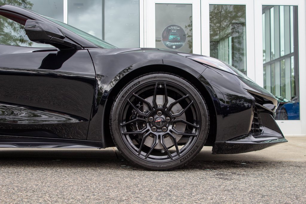 Used 2025 Chevrolet Corvette Z06 w/ Battery Protection Package image 5