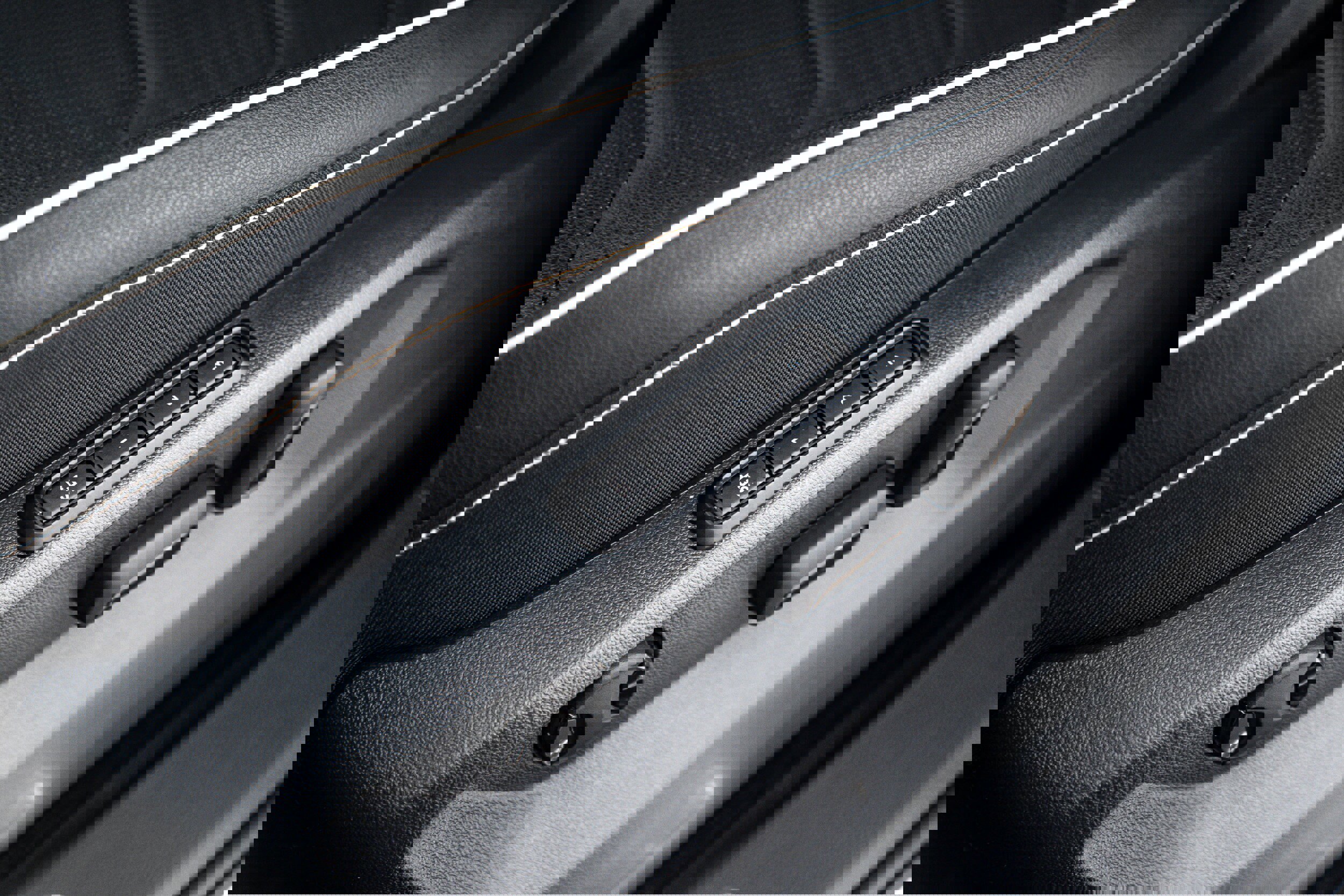 Used 2024 Volkswagen Tiguan SEL R-Line image 19