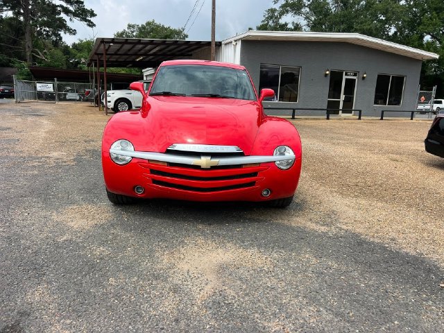 Used 2006 Chevrolet SSR w/ Preferred Equipment Group RWD image 2