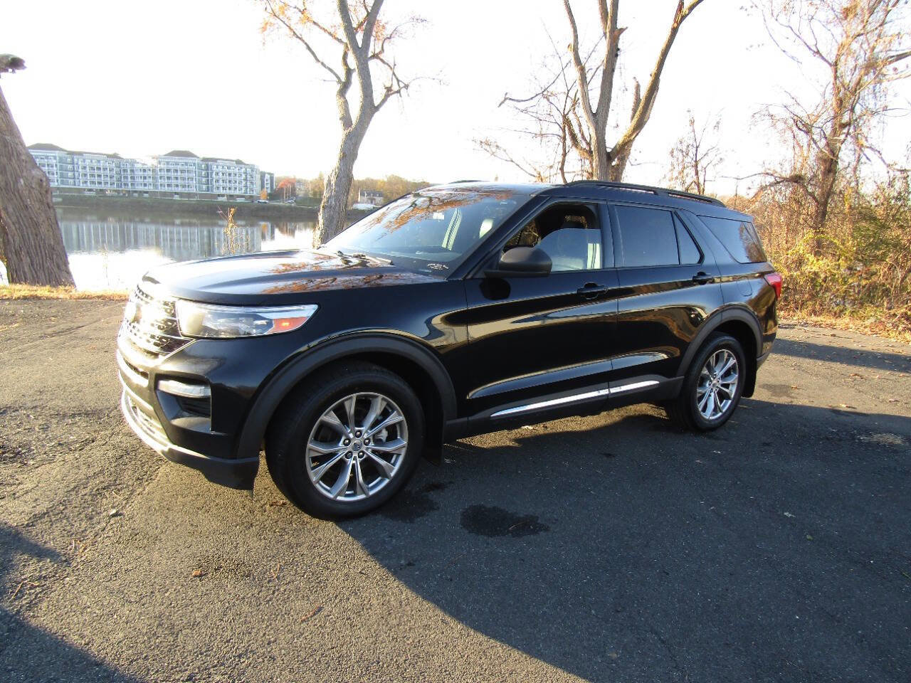 Used 2020 Ford Explorer XLT w/ Equipment Group 202A image 39