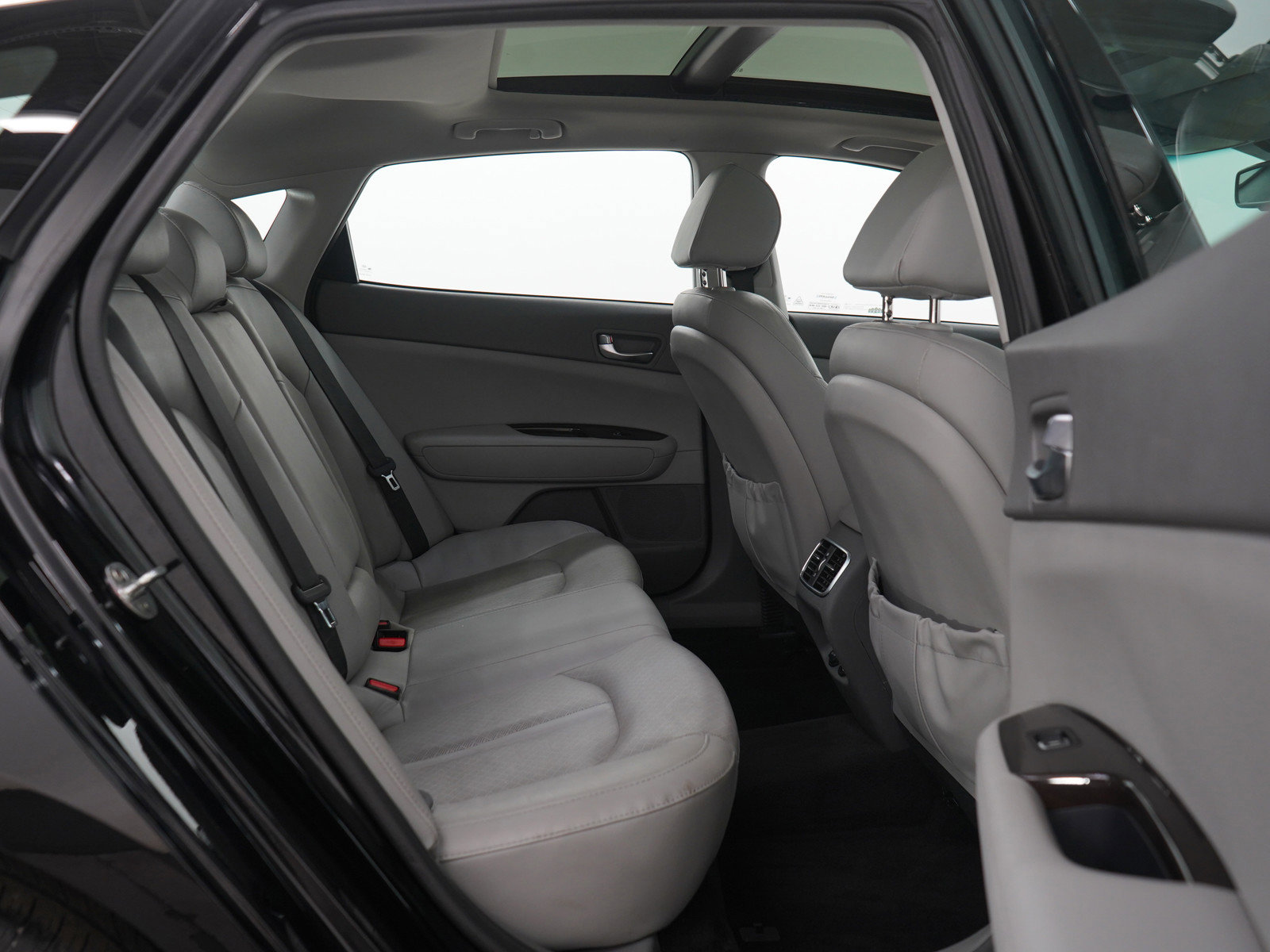 Used 2018 Kia Optima EX w/ Premium Package image 11