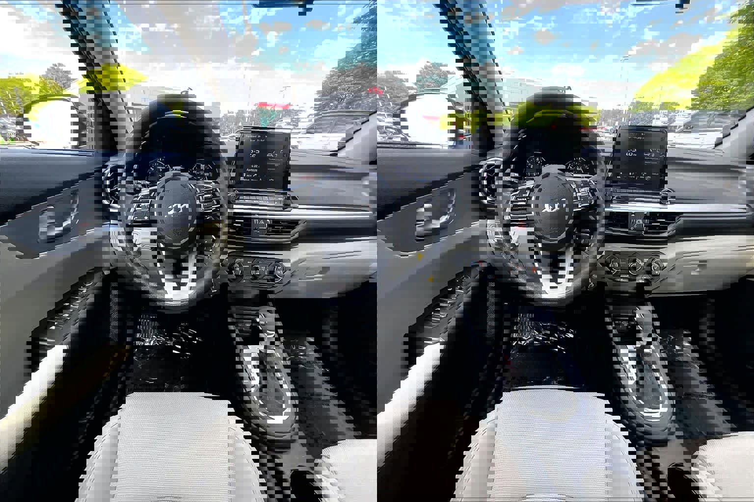 Used 2023 Kia Forte LXS FWD image 6