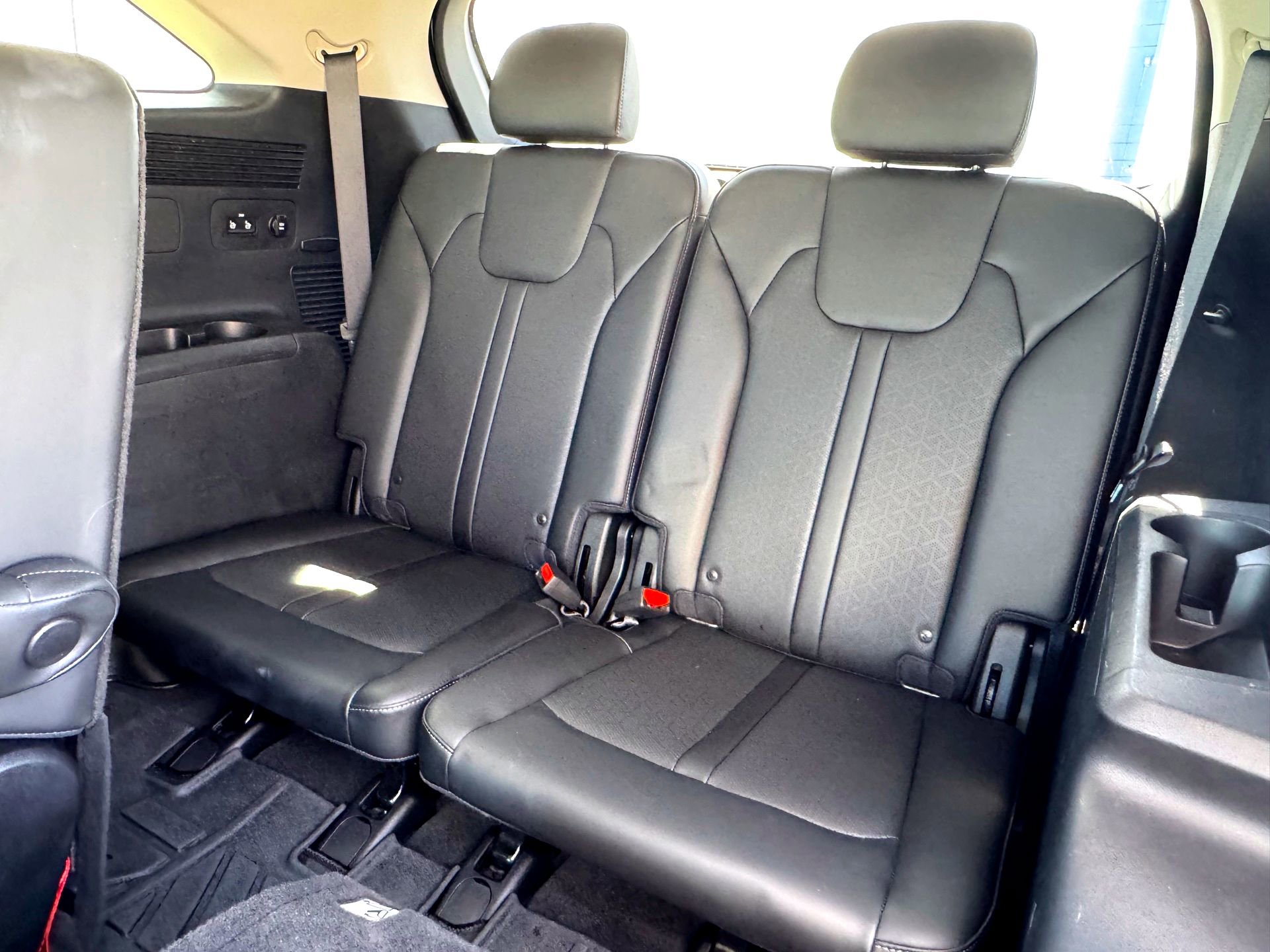 Used 2023 Kia Sorento SX image 16