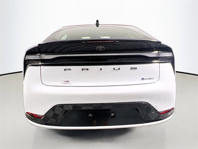 New 2025 Toyota Prius Plug-In Hybrid image 4