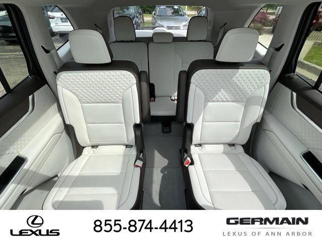 Used 2024 GMC Acadia Denali w/ Super Cruise Package AWD/4WD image 16