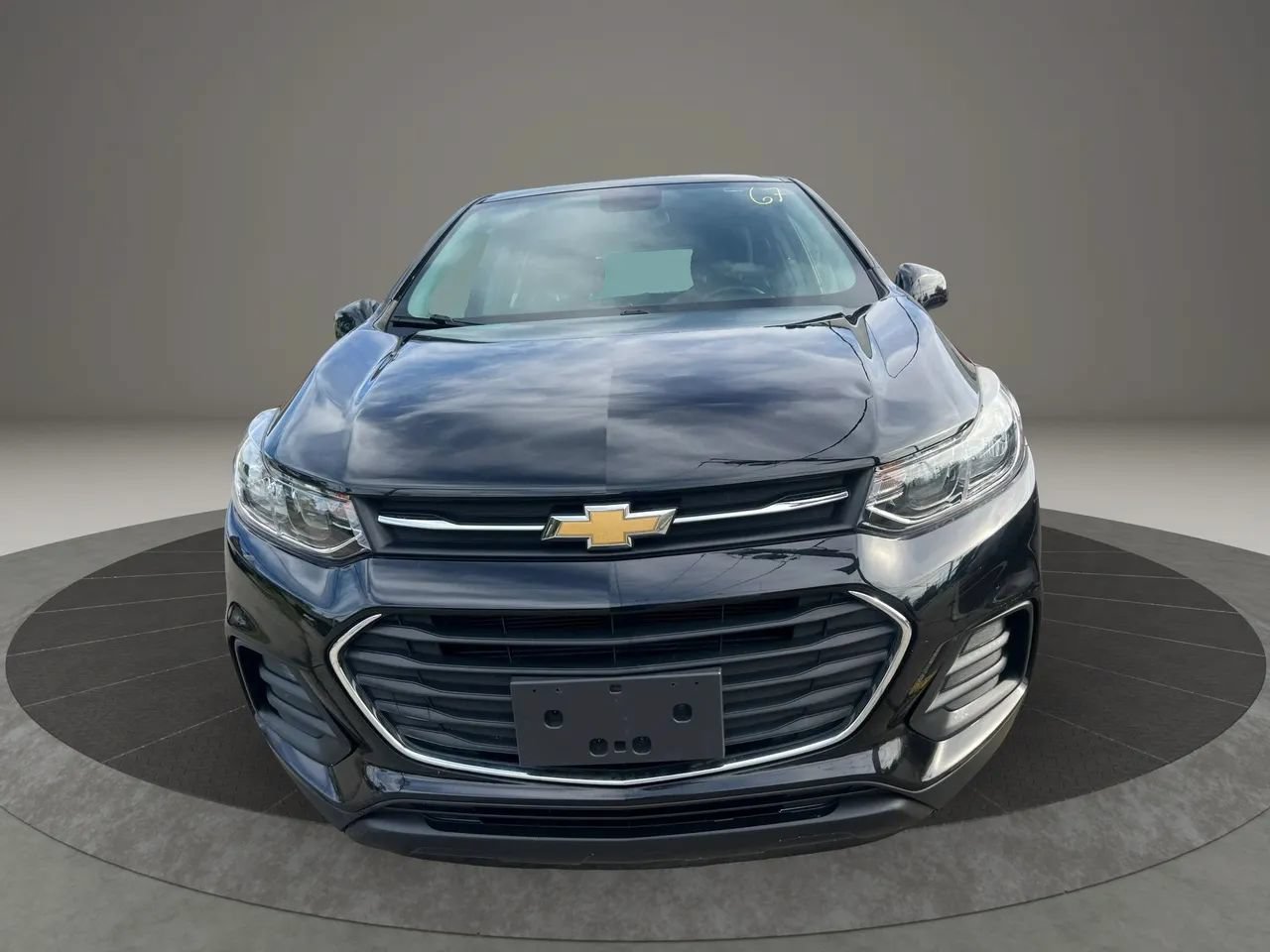 Used 2020 Chevrolet Trax LS w/ LPO, Protection Package FWD image 2