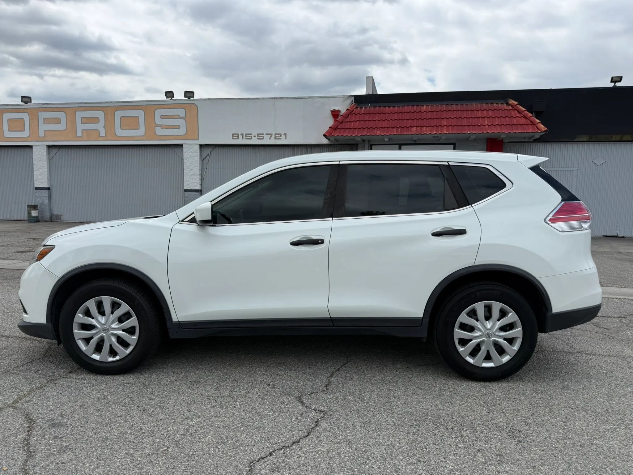 Used 2016 Nissan Rogue S FWD image 4