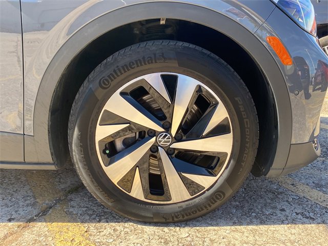 Used 2023 Volkswagen ID.4 Pro image 9