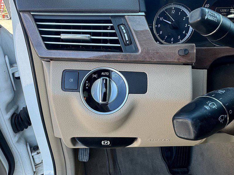 Used 2013 Mercedes-Benz E 350 BlueTEC Sedan w/ Premium 1 Pkg image 18