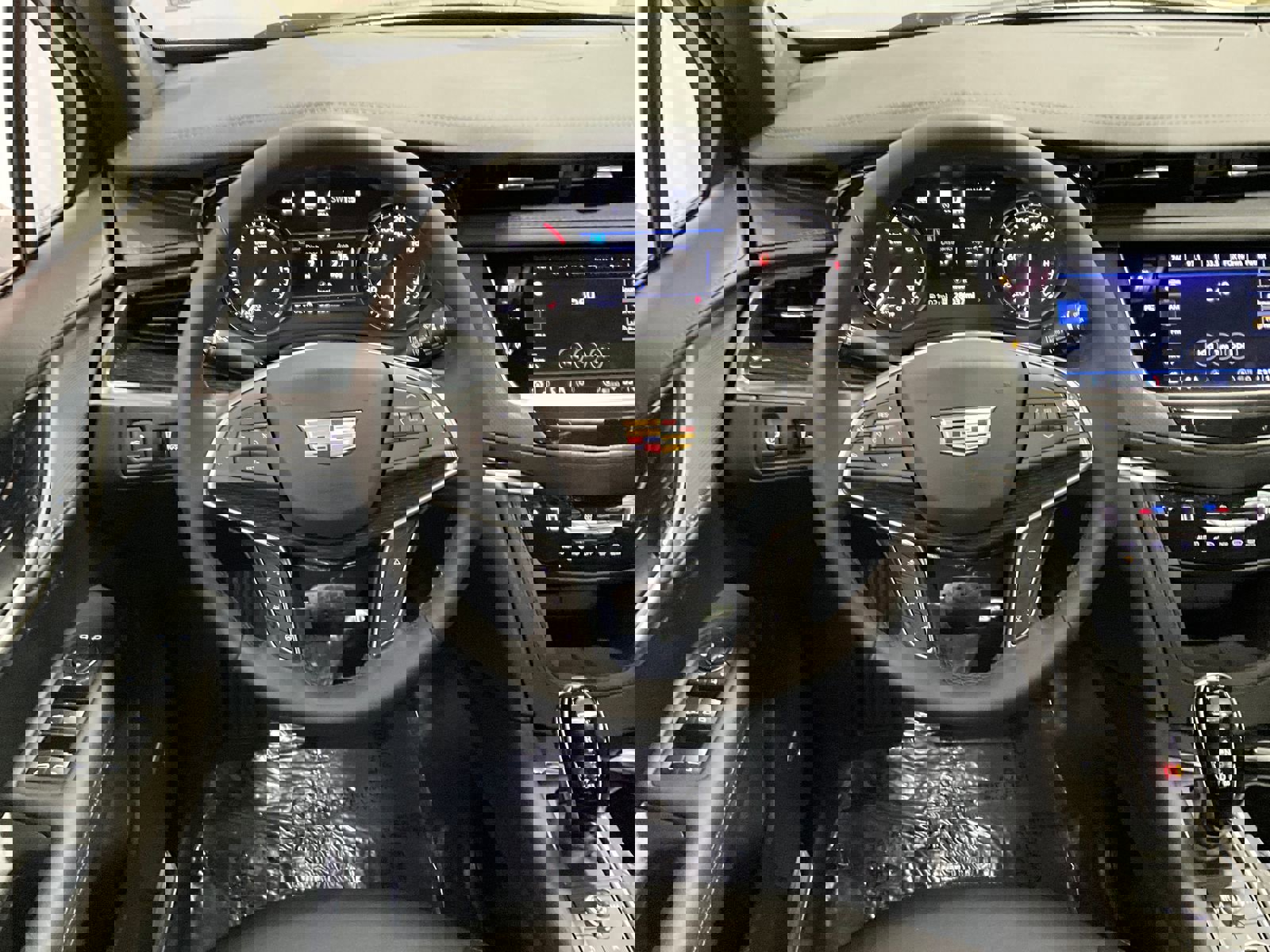 Used 2025 Cadillac XT5 Premium Luxury w/ Technology Package image 6