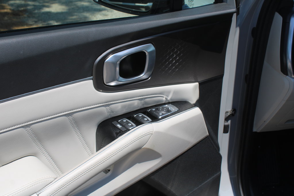 Certified 2024 Kia Sorento SX FWD image 20