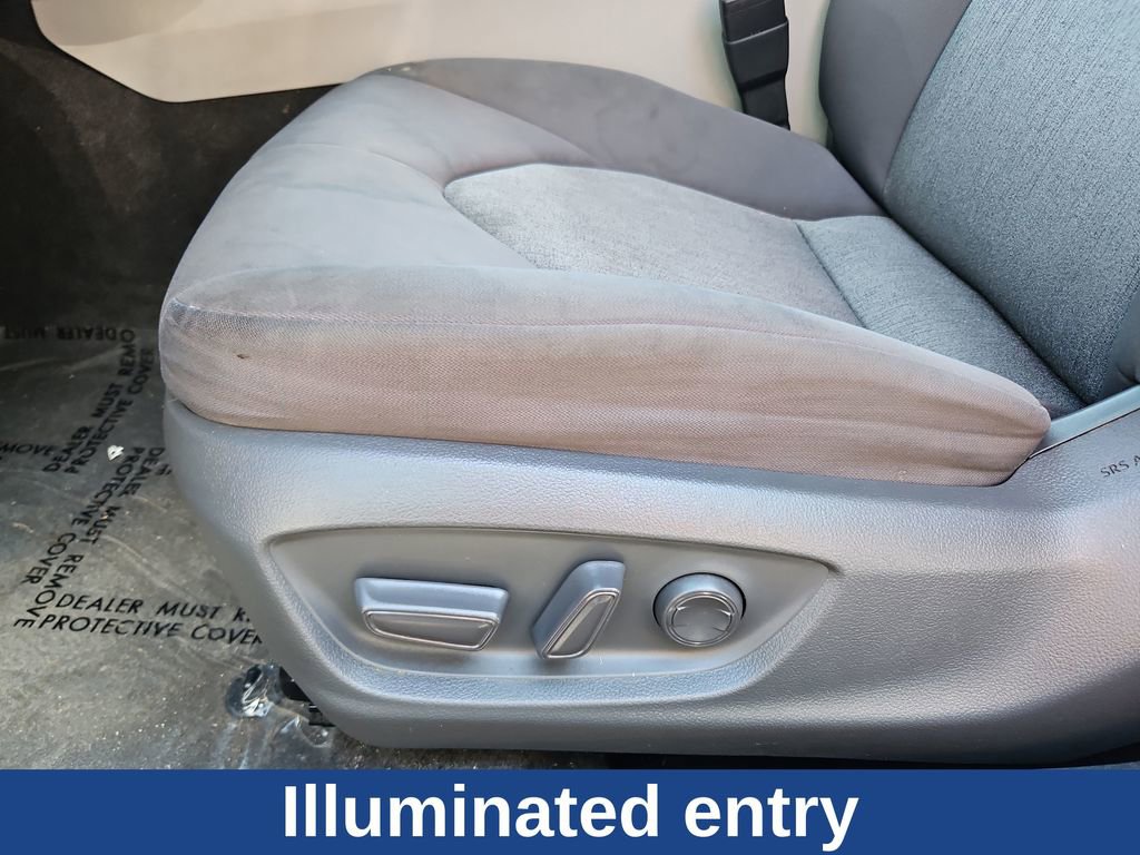 Used 2020 Toyota Camry LE FWD image 10
