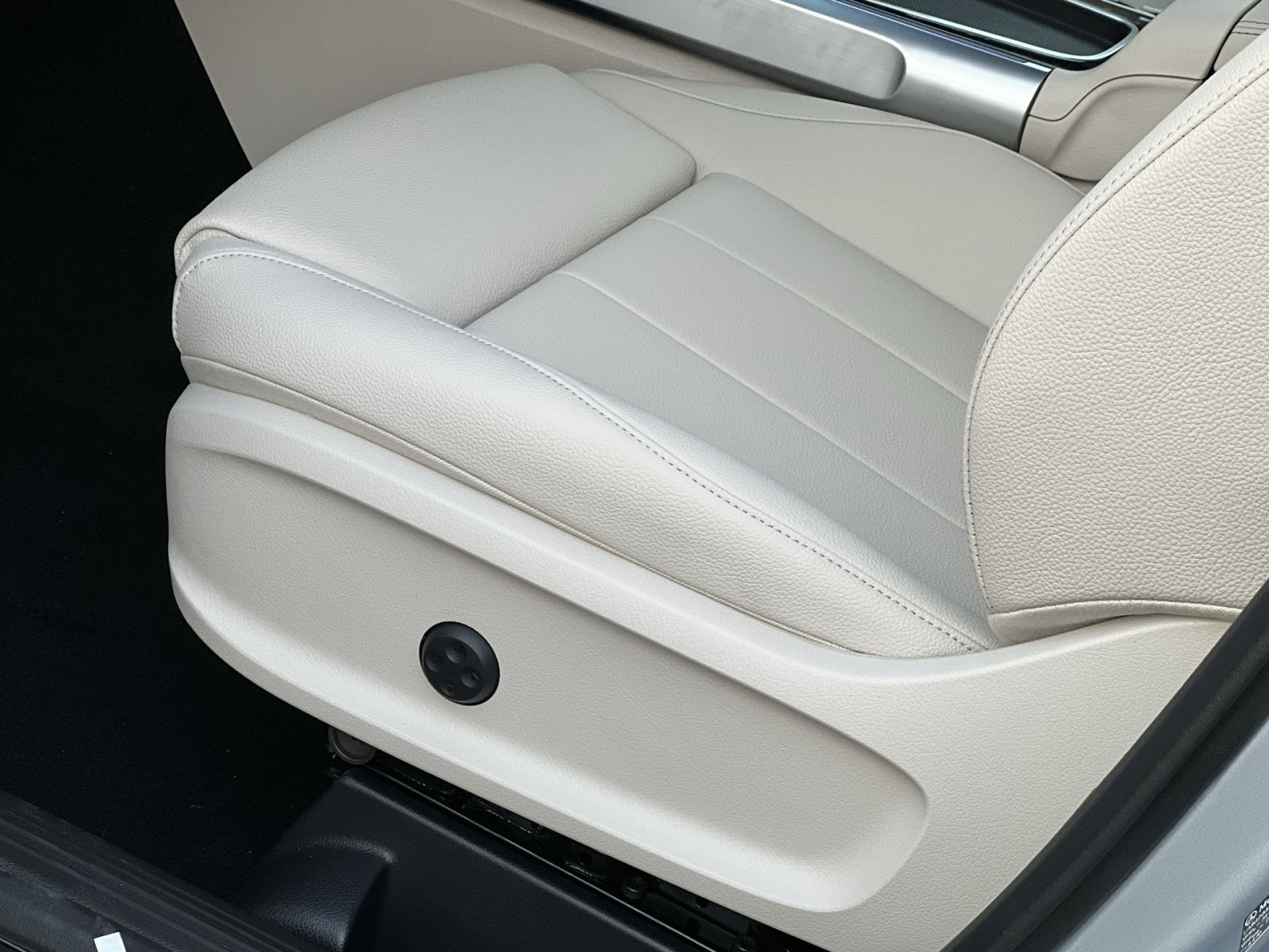 New 2026 Mercedes-Benz GLB 250 GLB 250 image 12