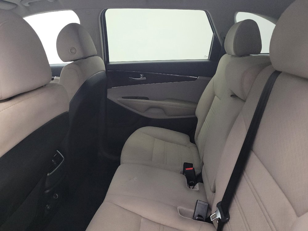 Used 2018 Kia Sorento FWD image 18