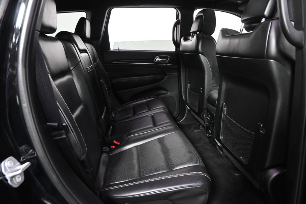 Used 2017 Jeep Grand Cherokee Overland AWD/4WD image 18