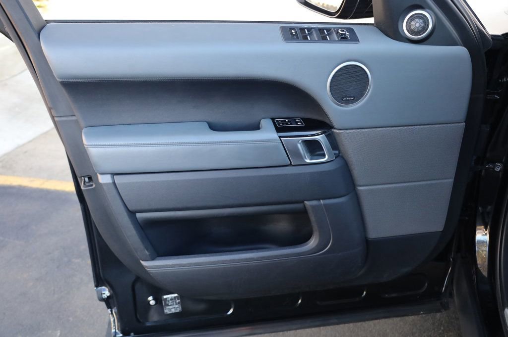 Used 2015 Land Rover Range Rover Sport Supercharged image 14