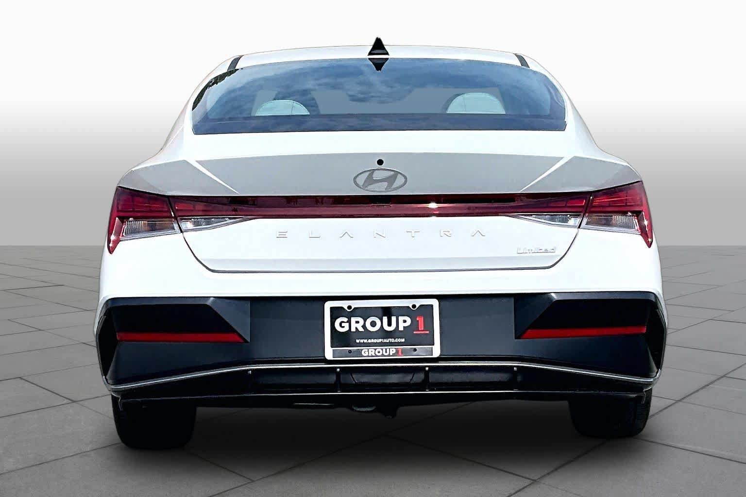New 2026 Hyundai Elantra Limited FWD image 4