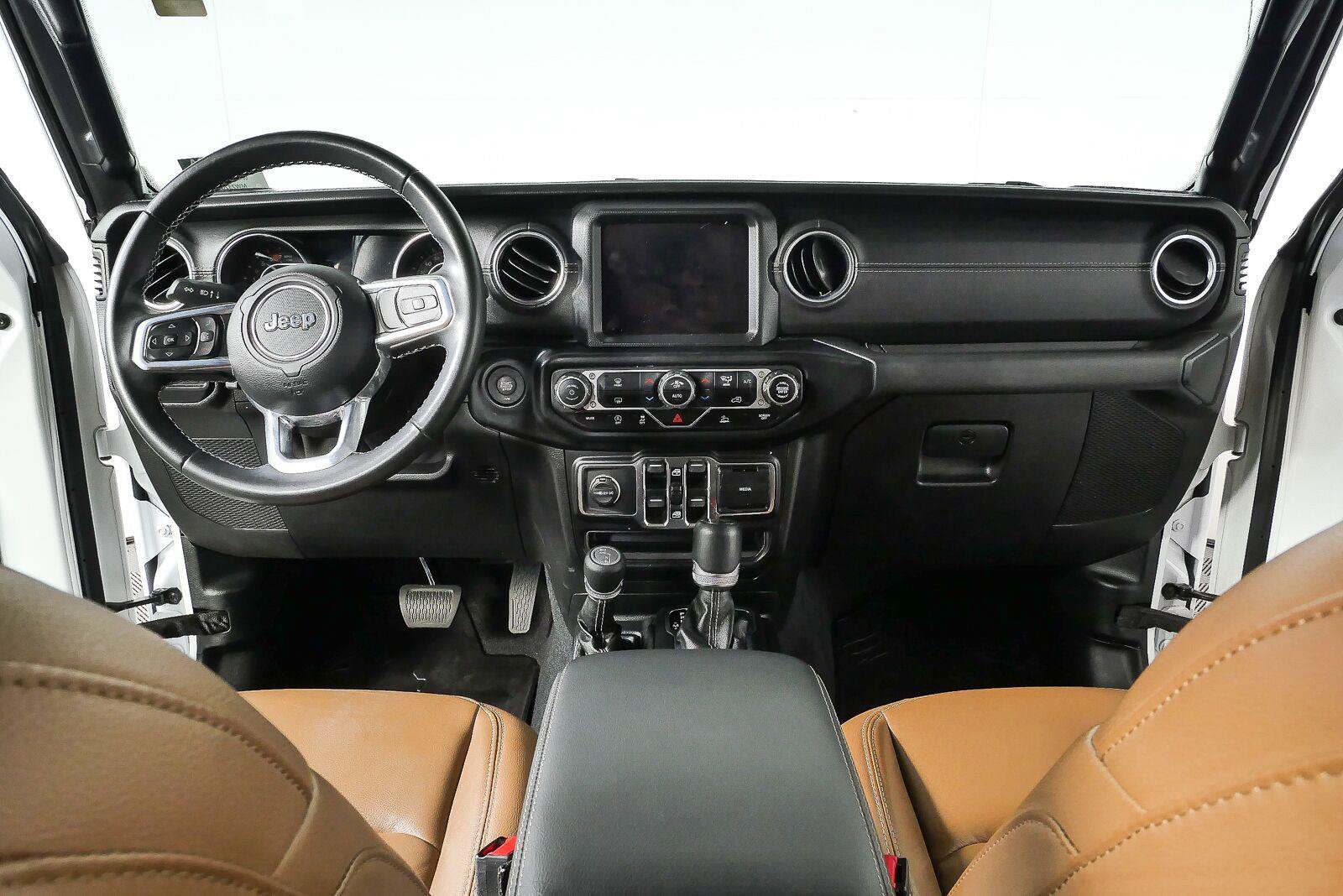 Used 2021 Jeep Wrangler Unlimited Sahara AWD/4WD image 18