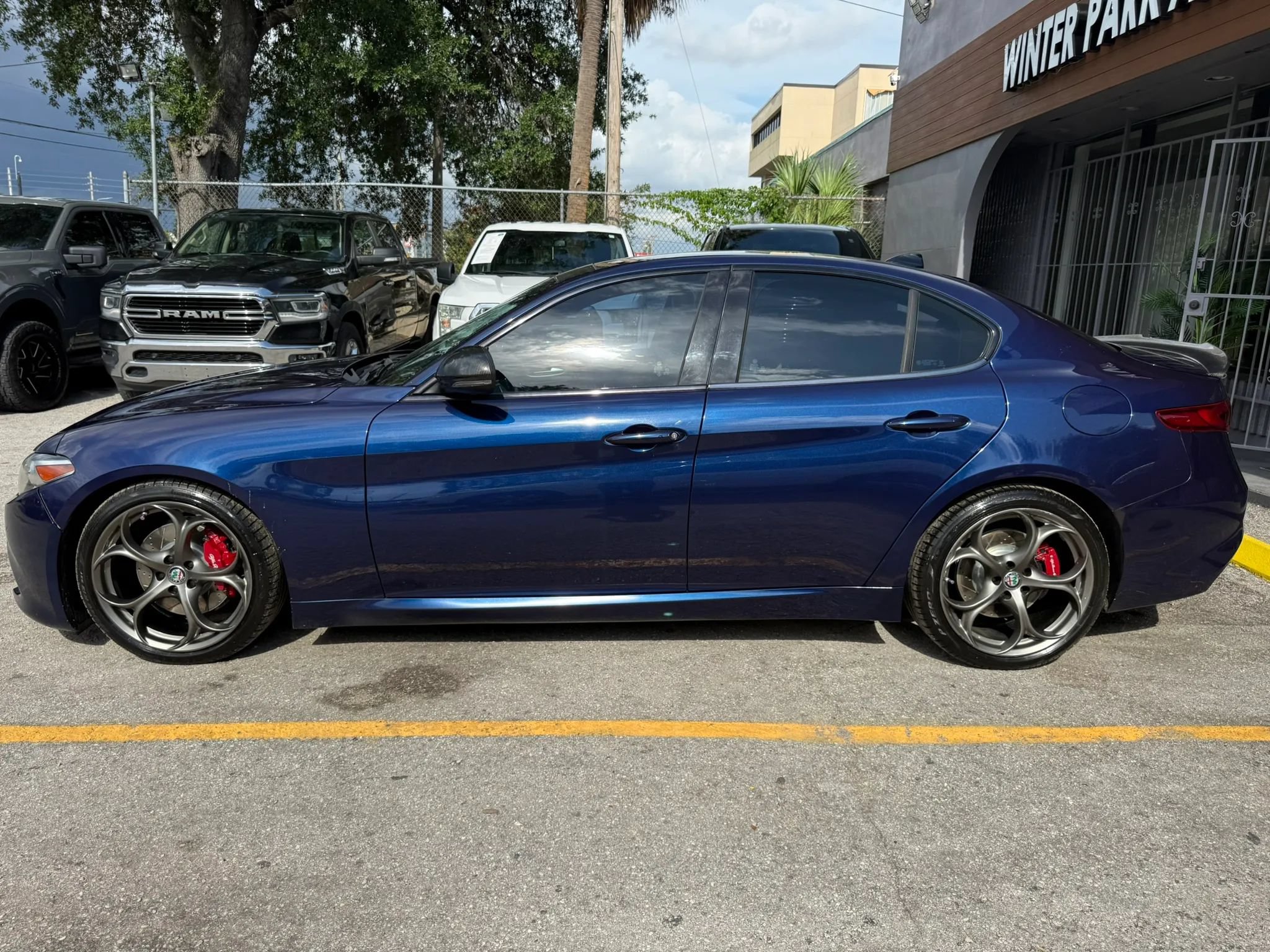 Used 2017 Alfa Romeo Giulia Ti w/ TI 19" Sport Package RWD image 5
