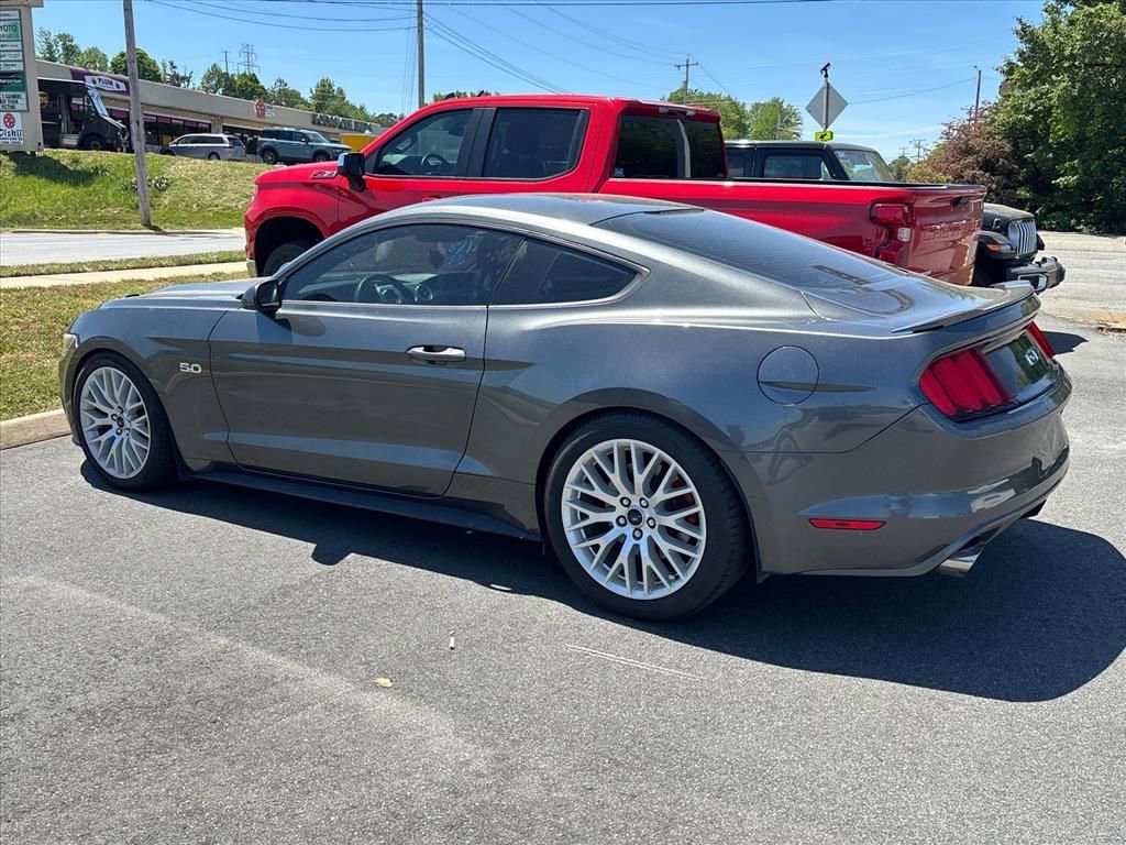 Used 2017 Ford Mustang GT RWD image 12