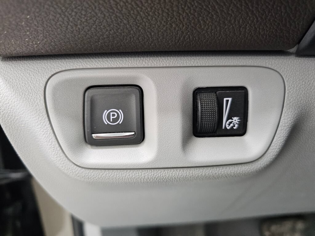 Used 2023 GMC Acadia SLT FWD image 28