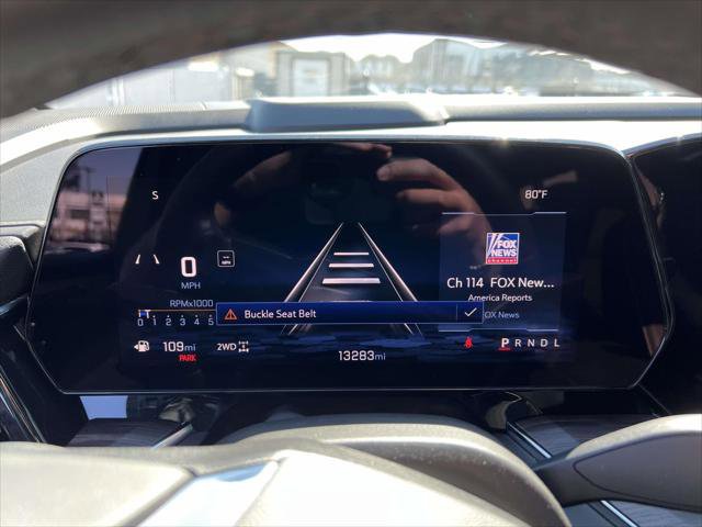 Used 2025 Chevrolet Suburban Premier image 25