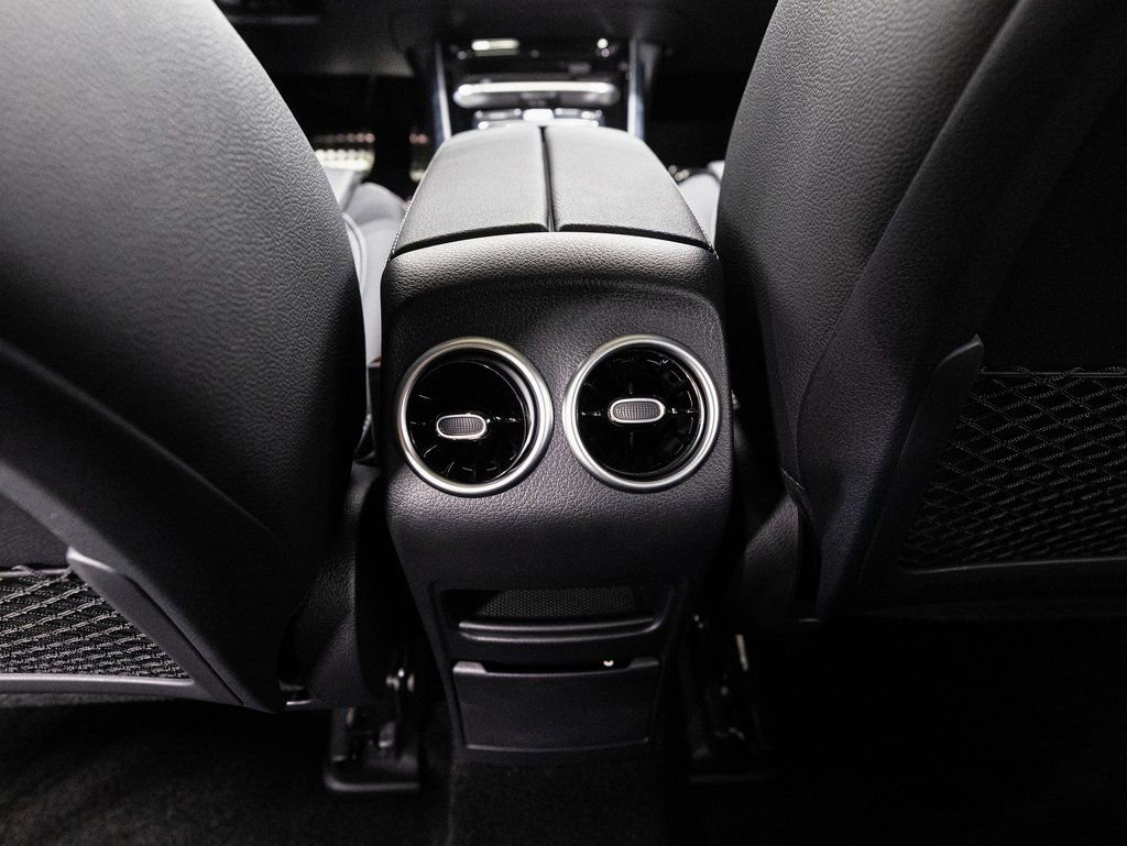 Used 2024 Mercedes-Benz EQB 350 4MATIC SUV image 26