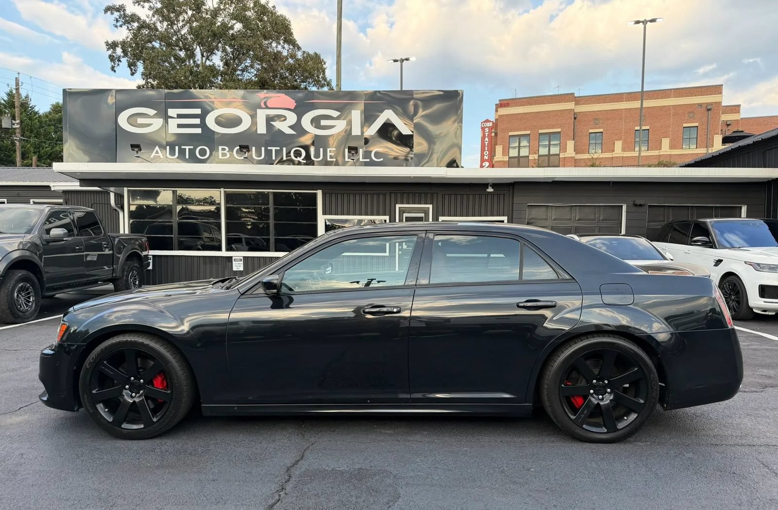 Used 2014 Chrysler 300 SRT8 w/ Leather Interior Group RWD image 3