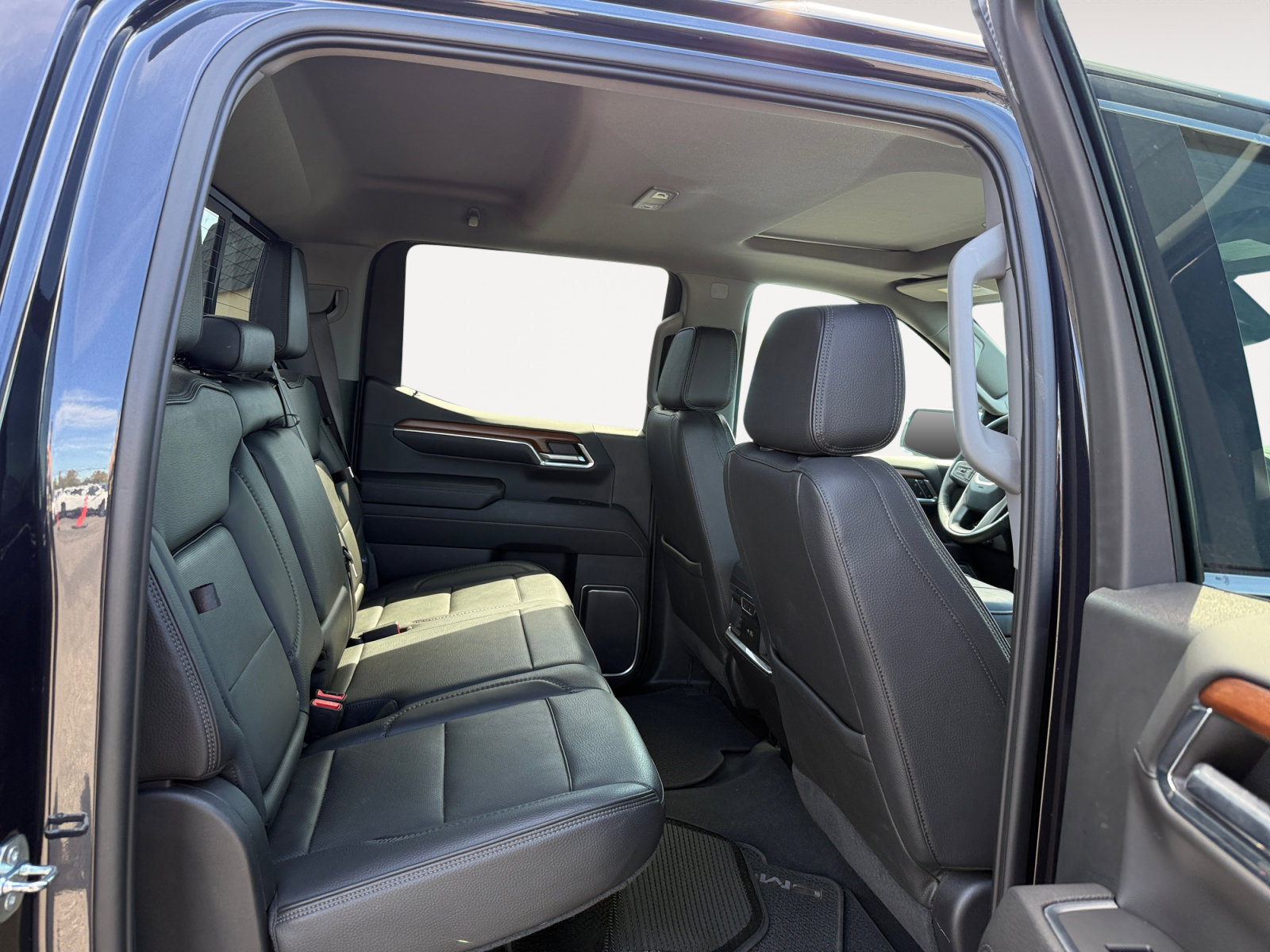 Used 2023 GMC Sierra 1500 Denali w/ Denali Reserve Package AWD/4WD image 18
