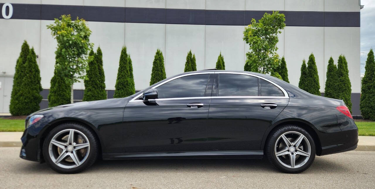 Used 2017 Mercedes-Benz E 300 4MATIC image 2
