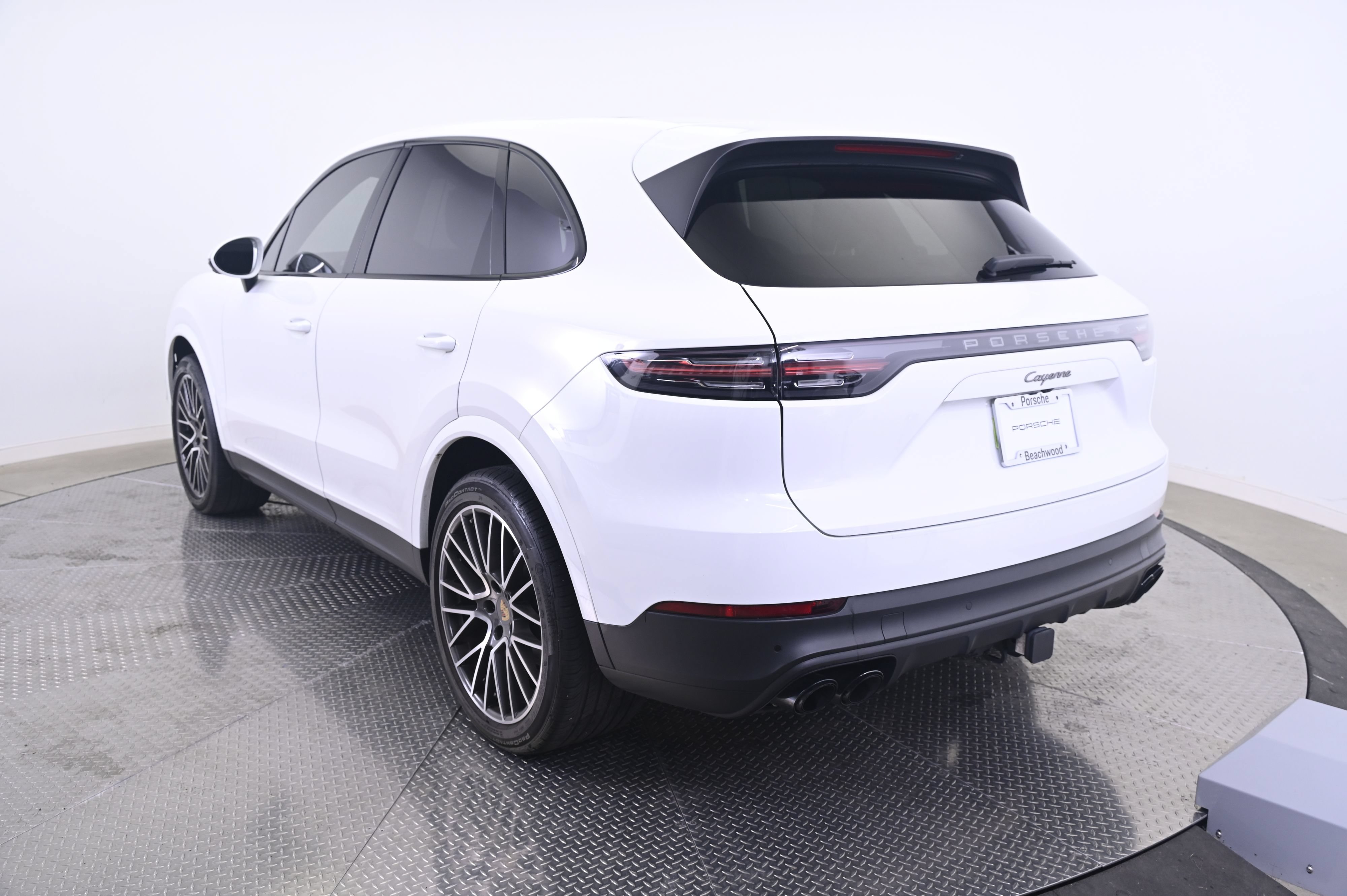 Certified 2023 Porsche Cayenne AWD/4WD image 3