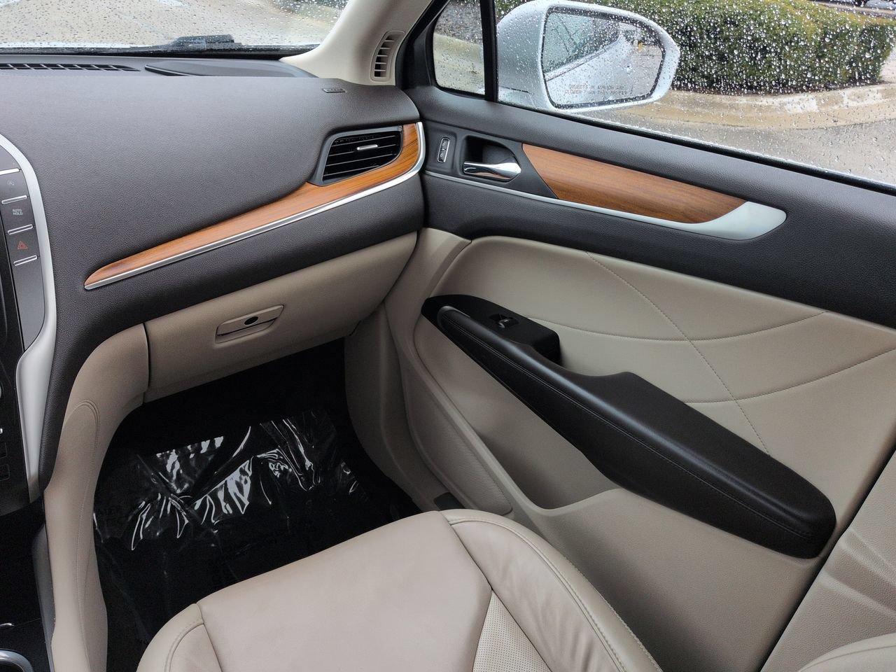Certified 2019 Lincoln MKC Select w/ Select Plus Package FWD image 17