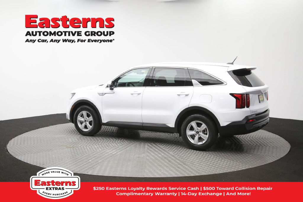 Used 2023 Kia Sorento LX FWD image 61