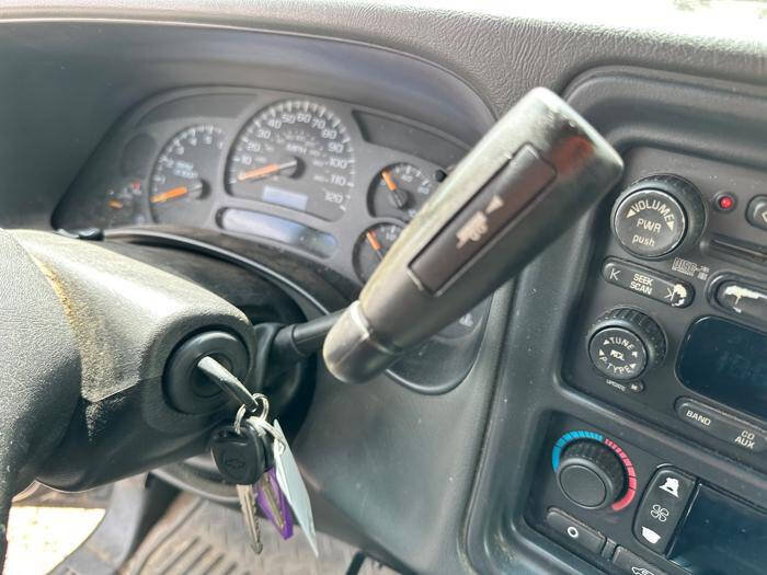 Used 2004 Chevrolet Silverado 2500 LT AWD/4WD image 37
