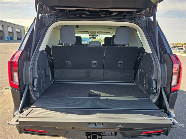 New 2025 Ford Expedition Active image 29