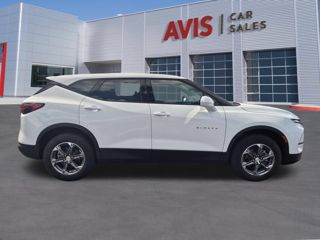Used 2025 Chevrolet Blazer LT AWD/4WD image 5