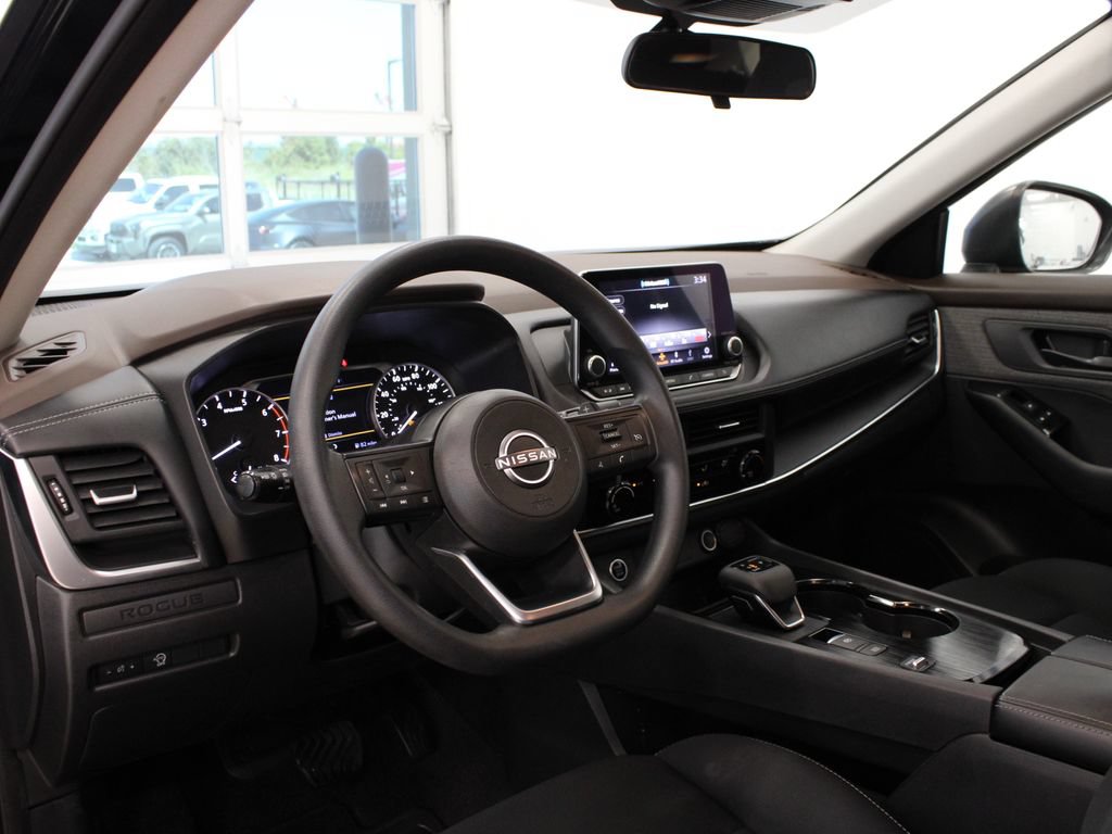 Used 2023 Nissan Rogue S FWD image 12