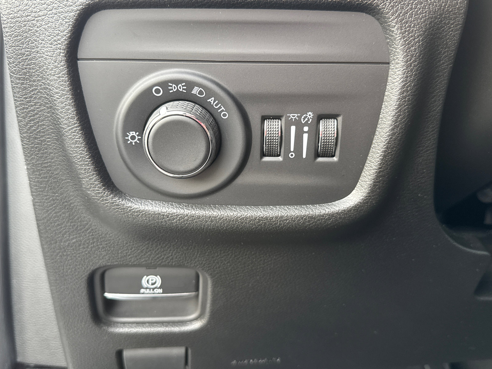 Used 2024 Jeep Grand Cherokee L Laredo AWD/4WD image 16