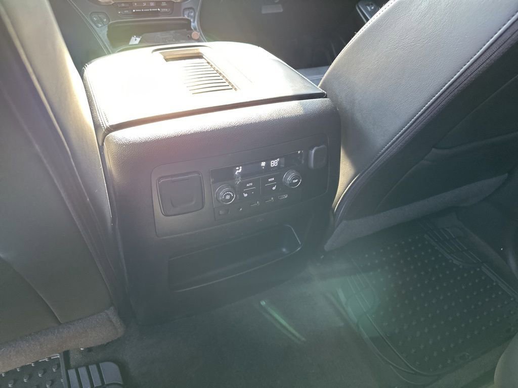 Used 2018 GMC Yukon Denali w/ Open Road Package image 21