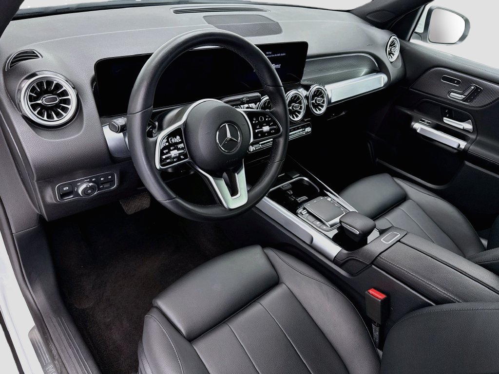 Used 2023 Mercedes-Benz GLB 250 image 9