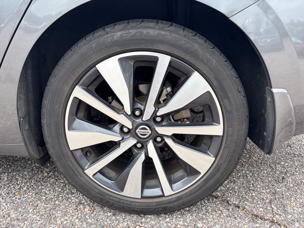 Used 2021 Nissan Sentra SV w/ SV Premium Package FWD image 15